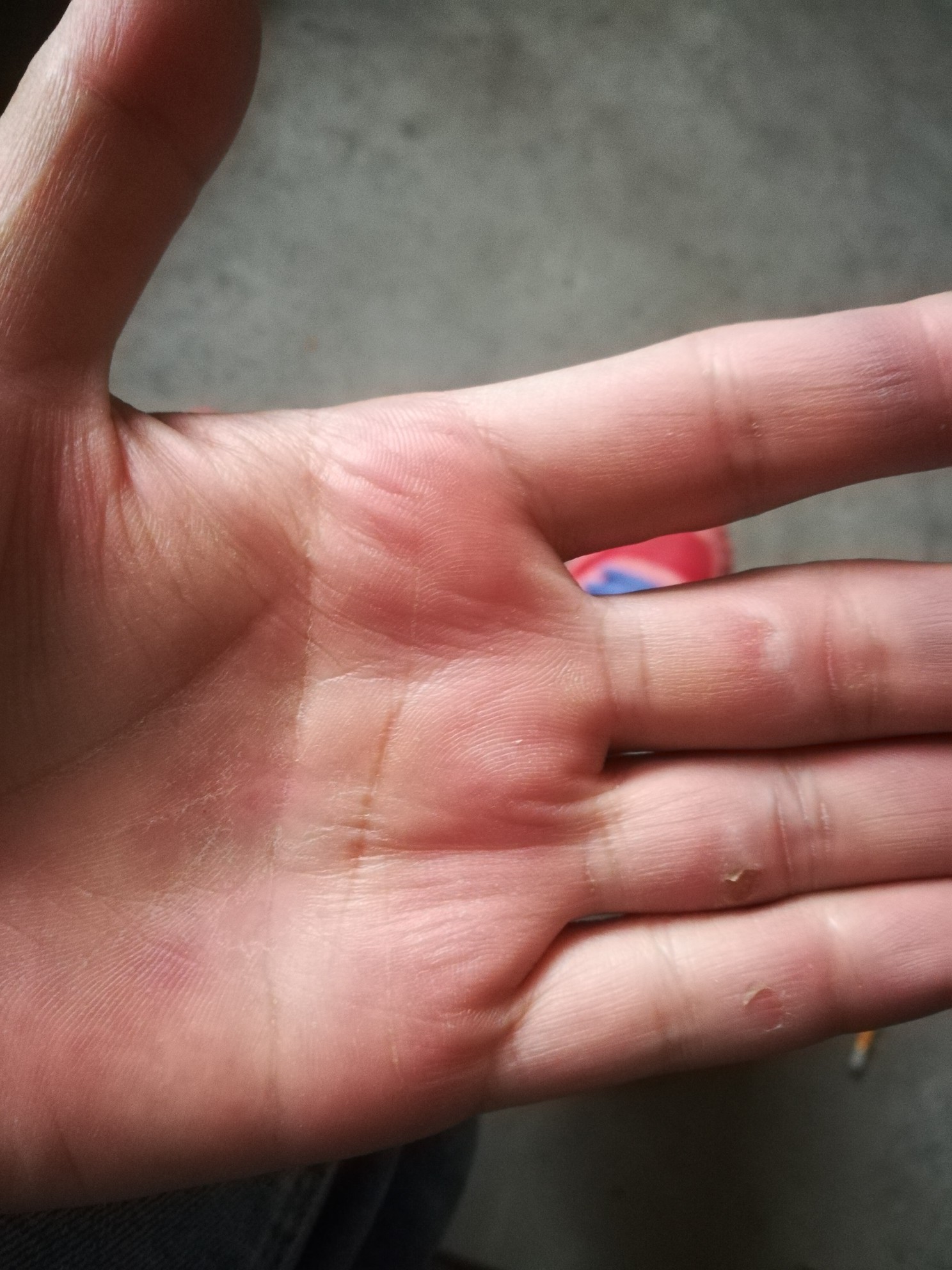 辛苦了一晚上赚了四百，回家就看到这个zz的短信……瞬间心情不大好 ...43 / 作者:hdhdbbd / 