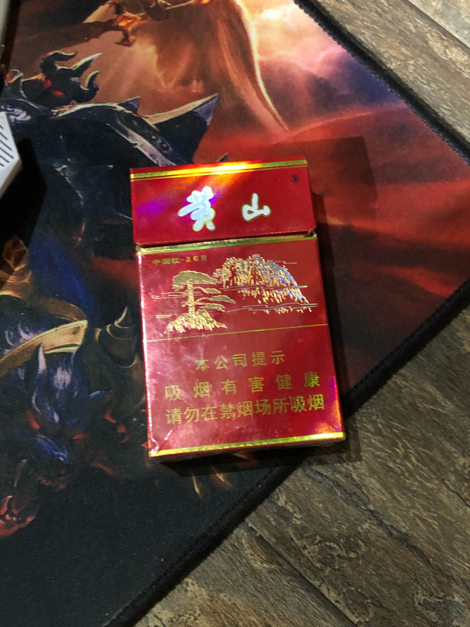 遇到一老哥瘫痪在网吧。买了一包烟给他，虽然不贵。


28 / 作者:卡农论坛扛把子 / 