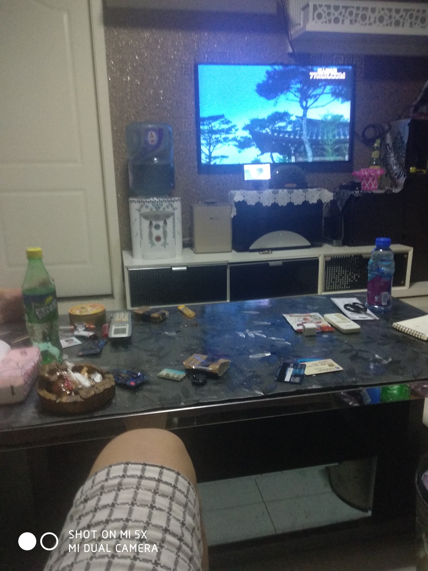 遇到一老哥瘫痪在网吧。买了一包烟给他，虽然不贵。


99 / 作者:snakewk / 