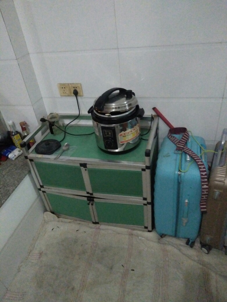 瘫痪在浙江，和一卡农老哥住桥洞好瘫痪在浙江，和一卡农老哥住桥洞好几天了好16 / 作者:何先生552 / 