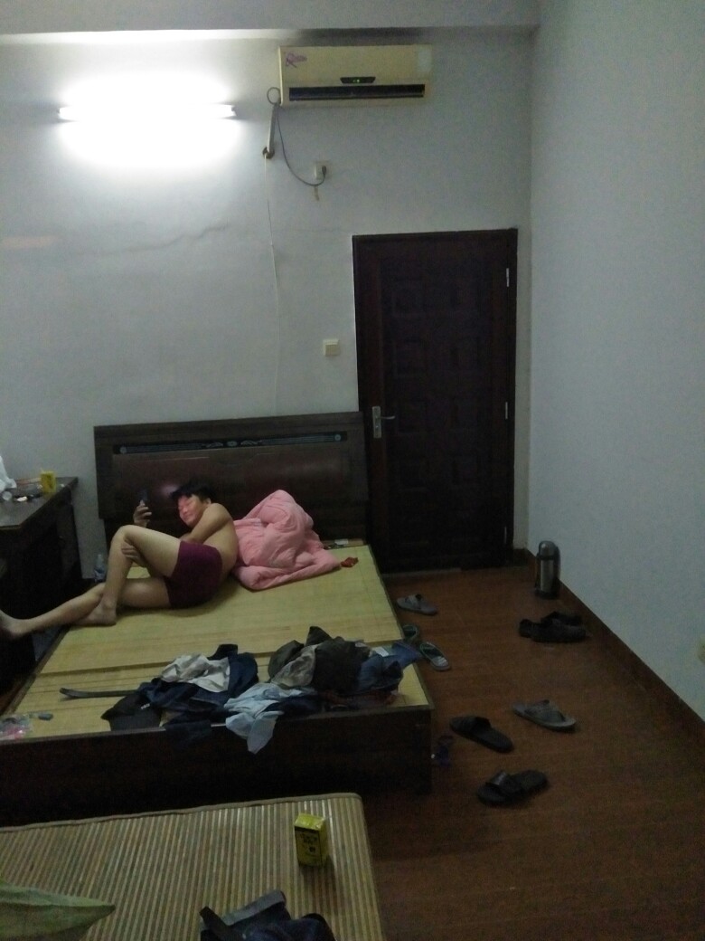 瘫痪在浙江，和一卡农老哥住桥洞好瘫痪在浙江，和一卡农老哥住桥洞好几天了好41 / 作者:何先生552 / 