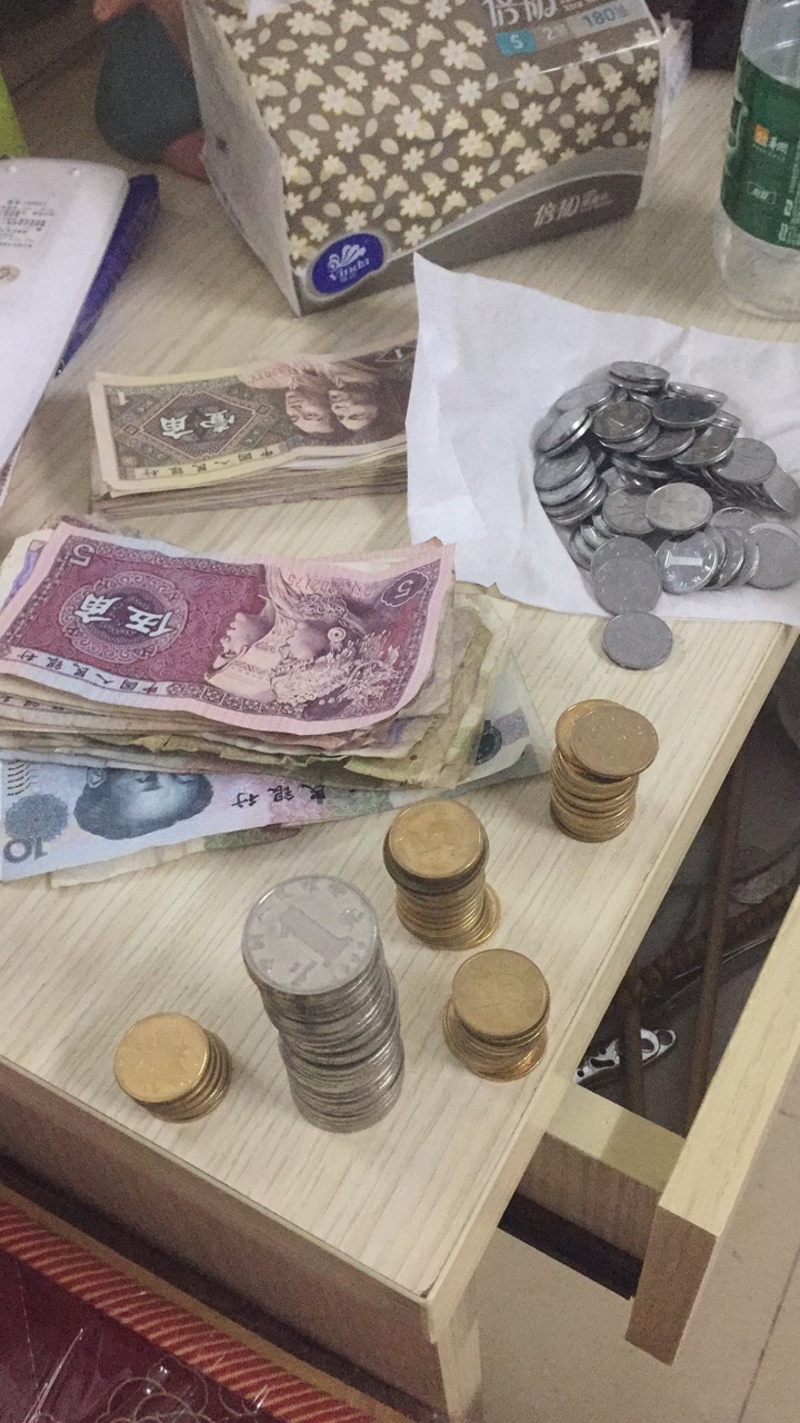 拜拜了。住了两年的出租屋住两年了。最近网贷强制，资金断了。两个月没交房租76 / 作者:18819092499 / 