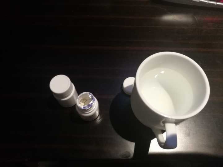 群里的老哥没抗住催收，刚喝农药了。群里的老哥没催收轰的扛不住，刚才喝药了26 / 作者:lwc860602 / 