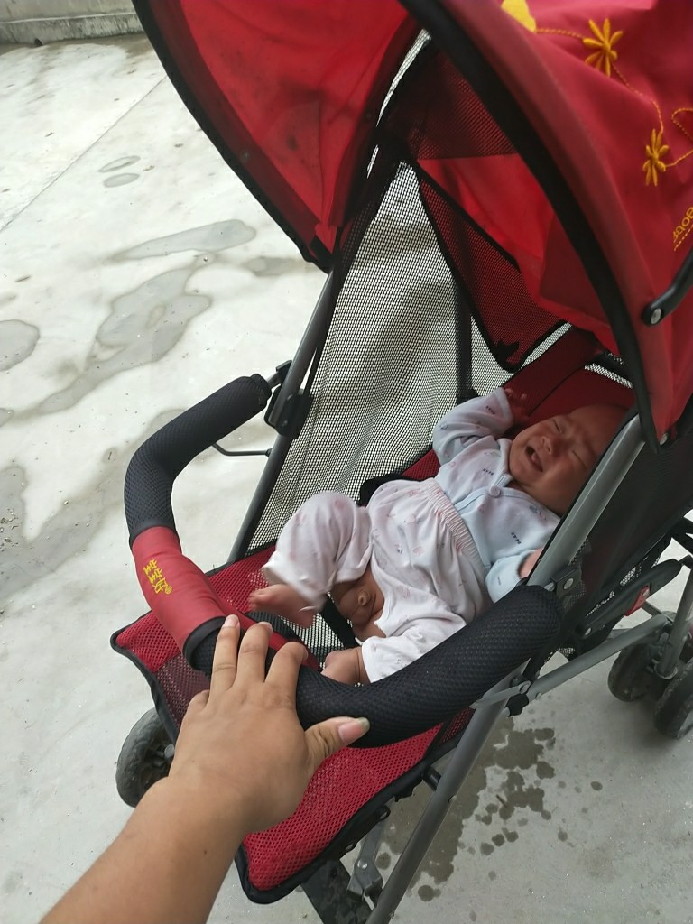 看着小孩心好疼，奶粉都买不起看着小孩心好疼，奶粉都买不起

94 / 作者:伟dcdv / 