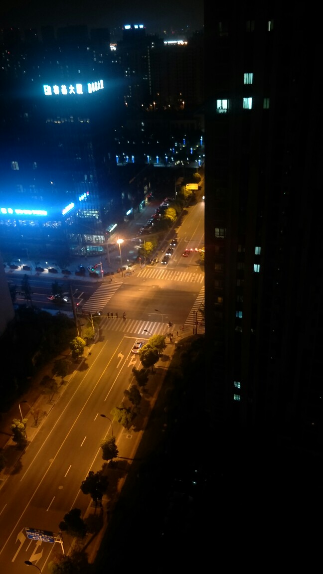 扛不住了，老哥们。要跳楼了！哎.扛不住了，老哥们。要跳楼了！哎........

91 / 作者:万年老非酋 / 