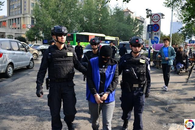 借两万要还五万，然后暴力催收p图借两万要还五万，然后暴力催收 p图，长期骚23 / 作者:勒布朗詹姆斯 / 