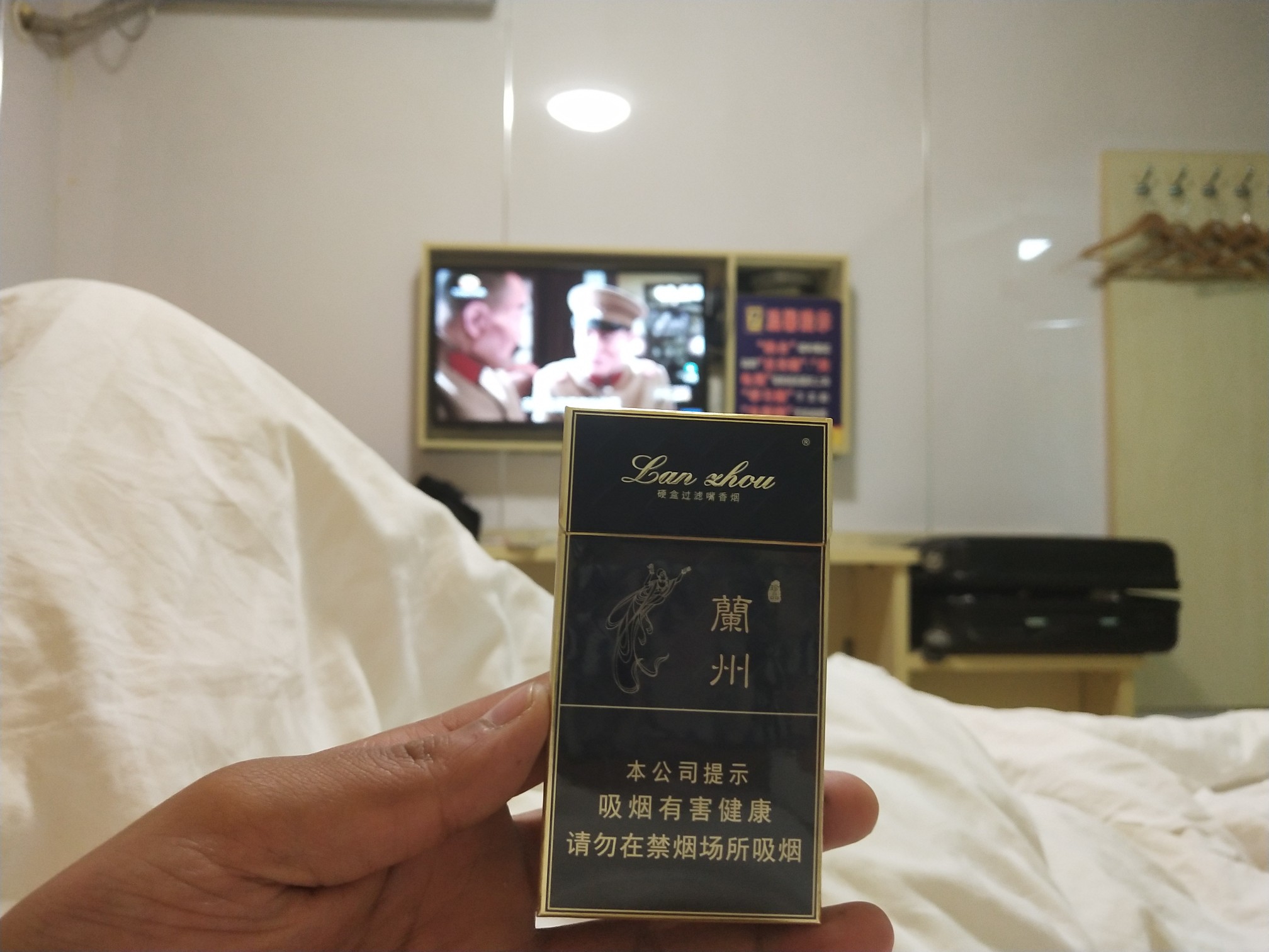 这一刻的孤独感✔不知何去何从、人这一刻的孤独感✔


不知何去何从、人生真85 / 作者:泽西 / 