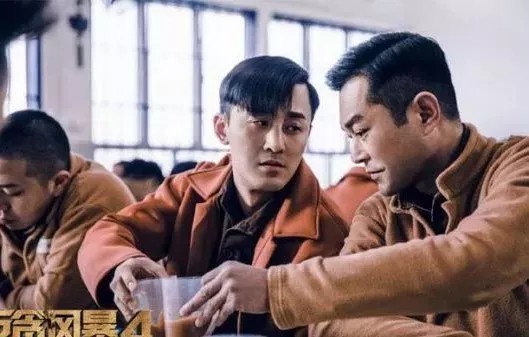 深陷套路贷的老哥和小姐们的商用价深陷套路贷的老哥和小姐们的商用价值。



89 / 作者:牛橘子 / 