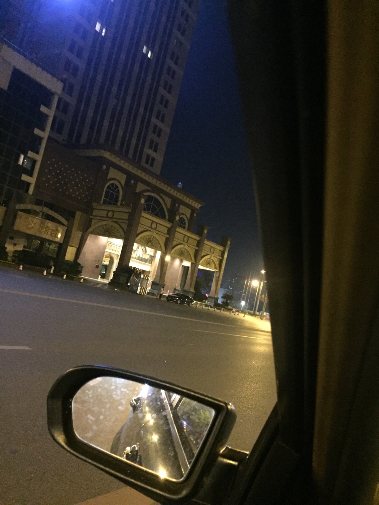 长夜漫漫，无心睡眠。刚要睡着，又长夜漫漫，无心睡眠。刚要睡着，又要上班了66 / 作者:牛的一逼道道 / 
