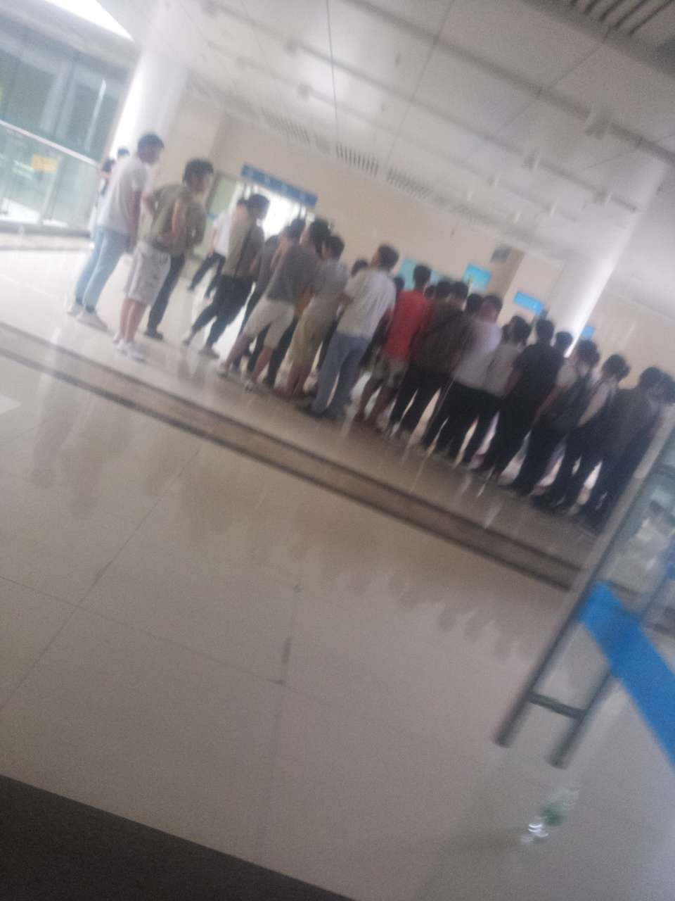 身上还有几十块钱，只能试yao贷身上还有几十块钱，只能试yao贷了，网上查了降11 / 作者:xinlei01 / 