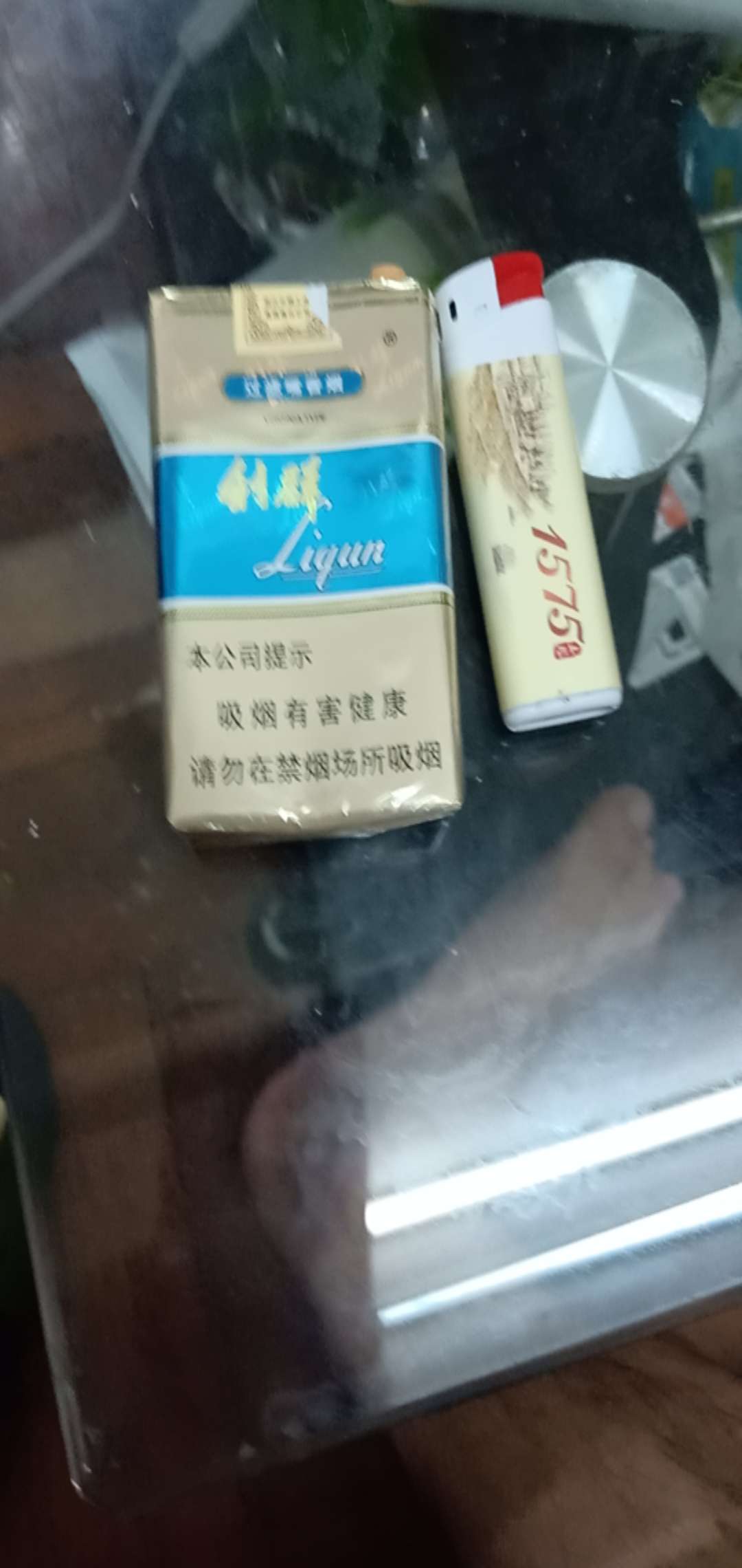 芙蓉王变利群了芙蓉王变利群了

3 / 作者:骆天天 / 