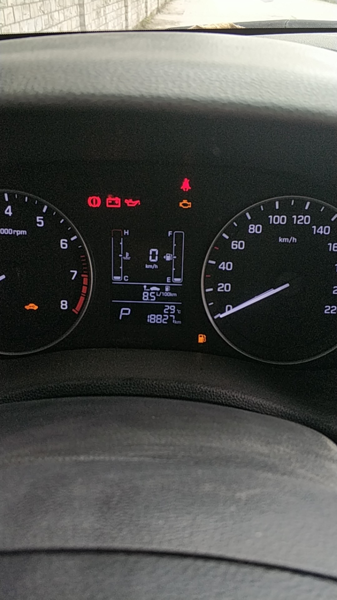 老哥们，E旁边的那一格在闪还能跑老哥们，E旁边的那一格在闪还能跑多少公里，39 / 作者:ffghl / 