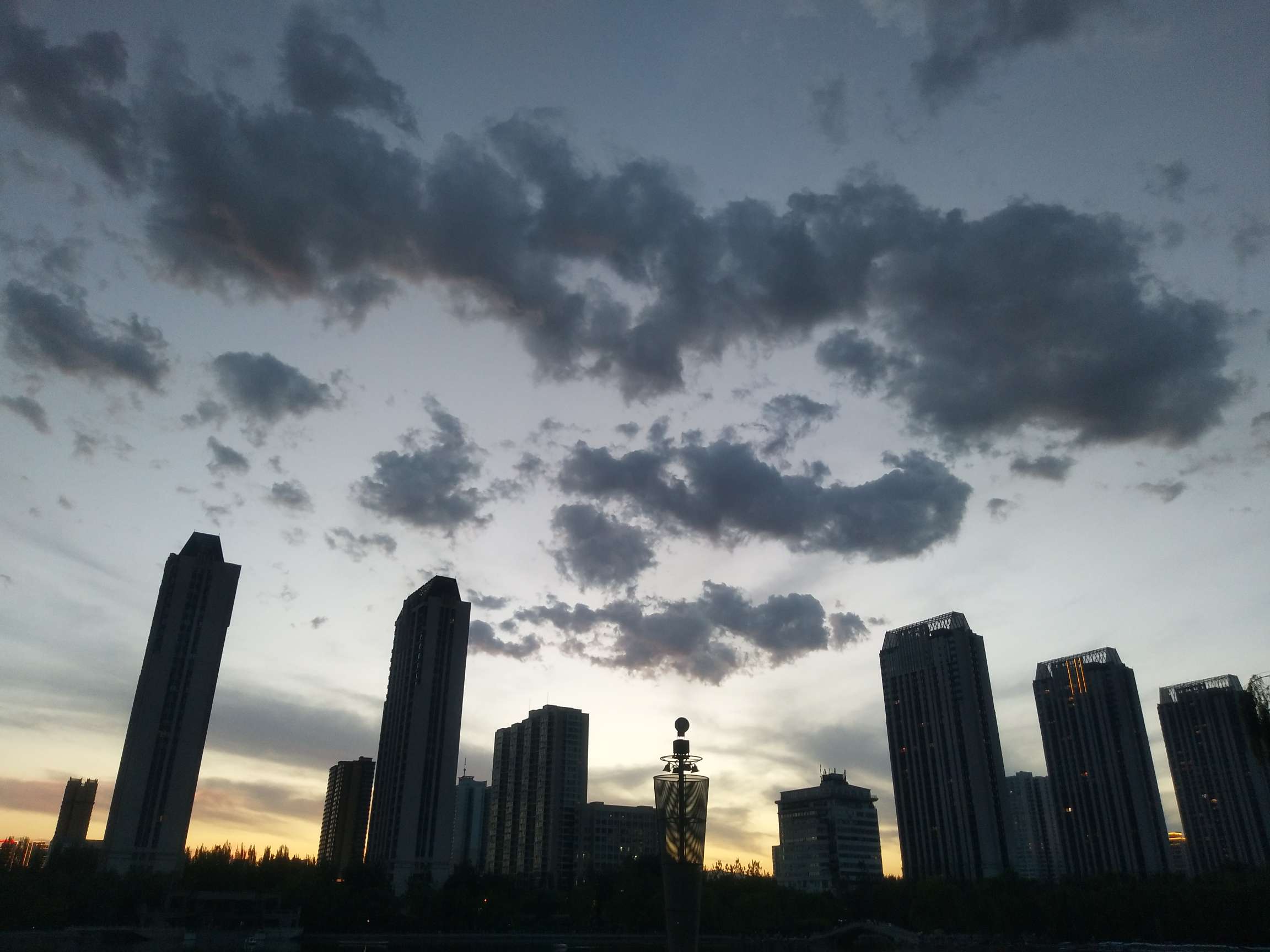 双杀{:奸笑:}58，77,15双杀58，77,159楼的每人芙蓉王一包，锁主业的走开

6 / 作者:高KB / 