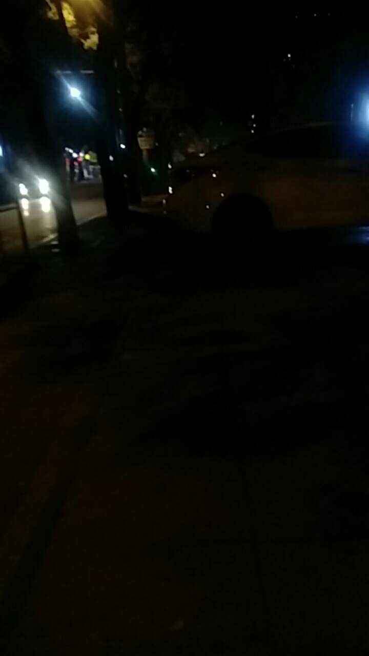 漫无目的的走着，何去何从漫无目的的走着，何去何从

48 / 作者:菁瑾 / 