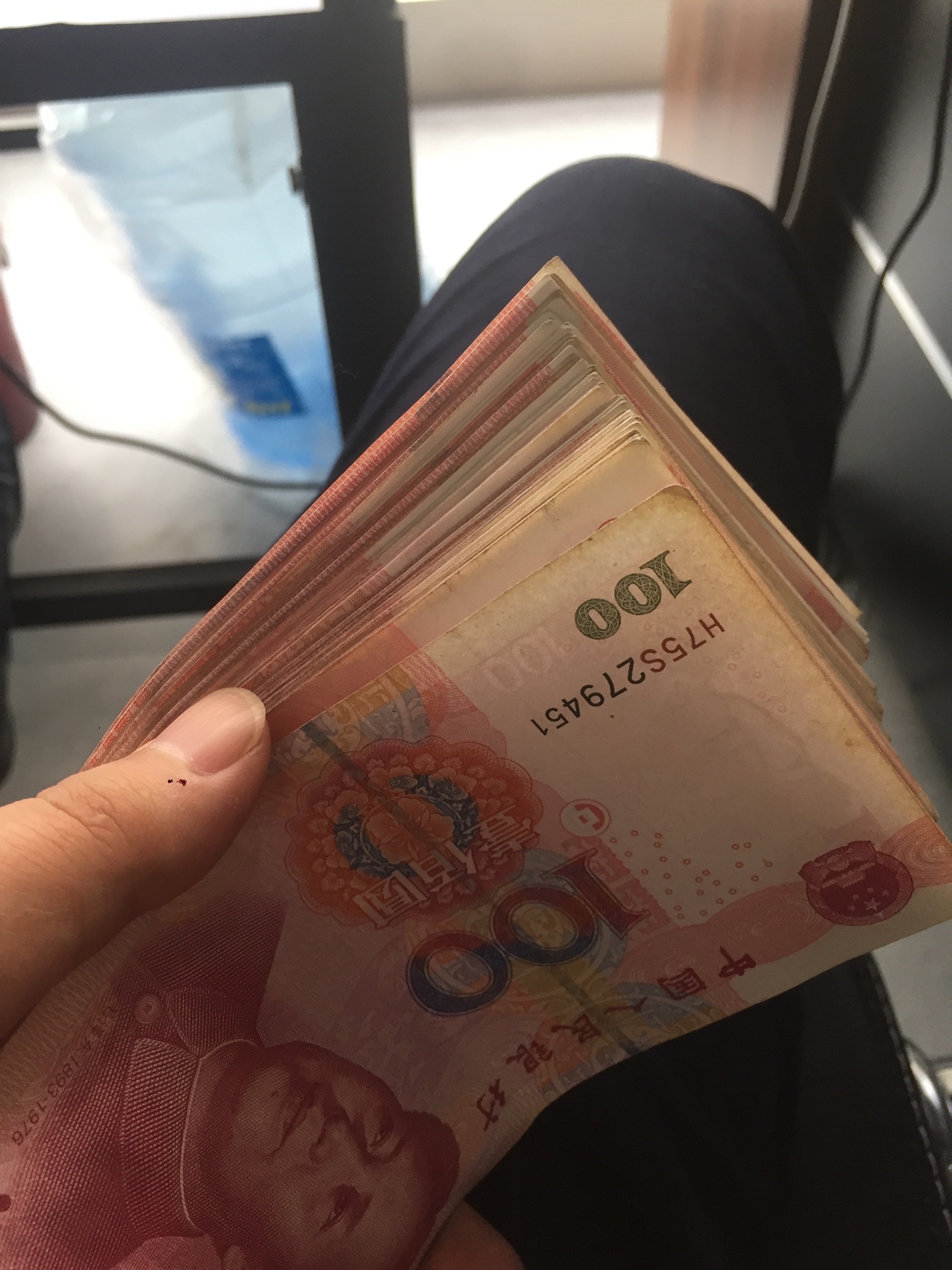 t了4天的工资终于发了，6800t了4天的工资终于发了，6800，够坚持一段时间了…5 / 作者:撸啊撸啊撸。 / 