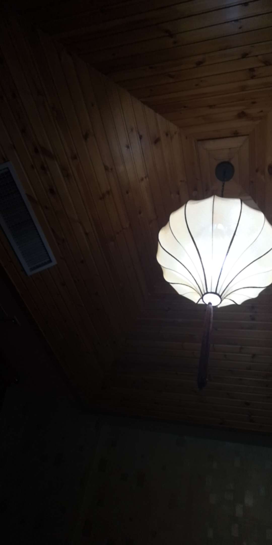 大白天，一人躺这空档的房间，唉

71 / 作者:shine77899 / 