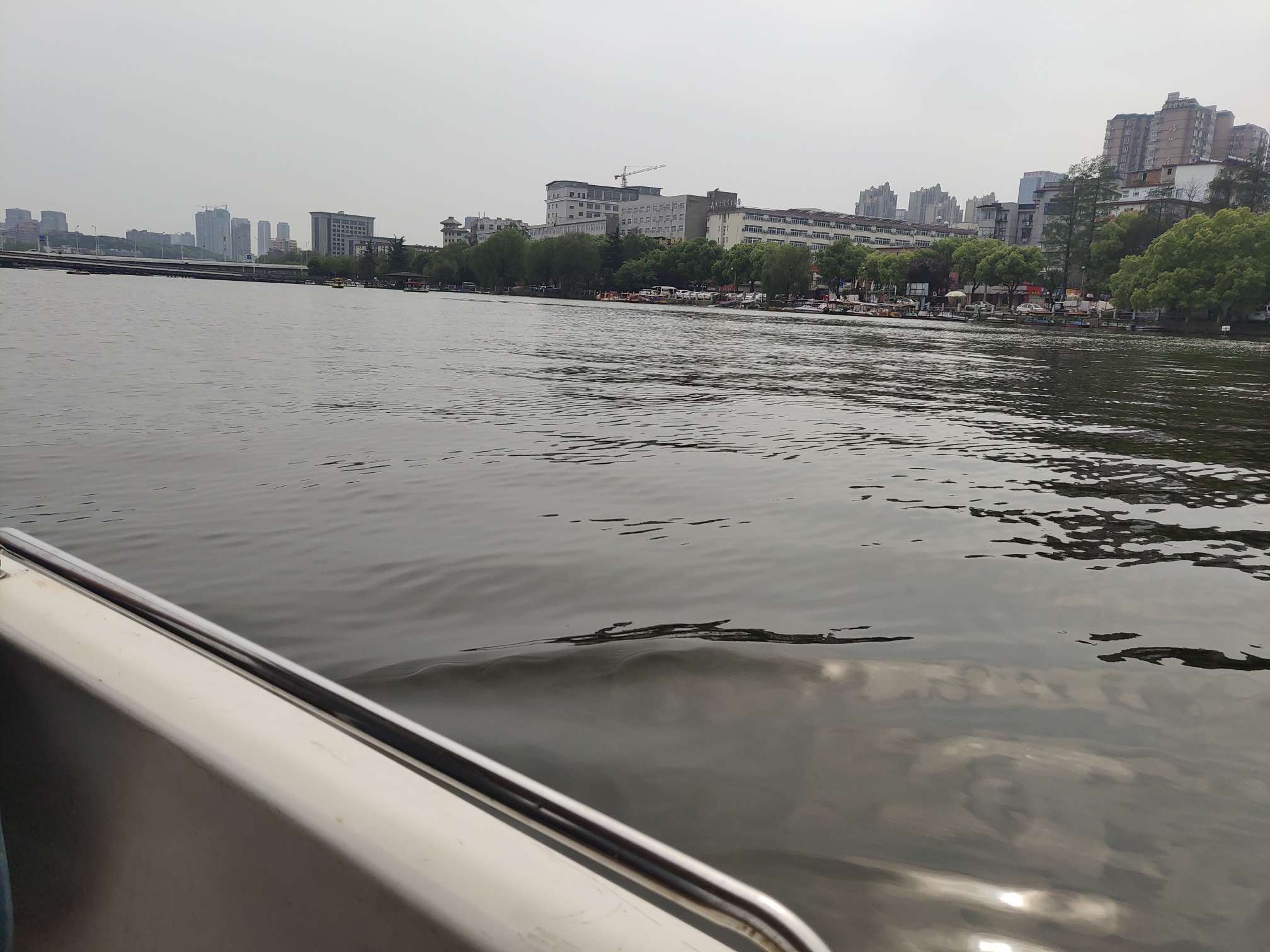 看看风景也挺好

64 / 作者:lisiwang12 / 