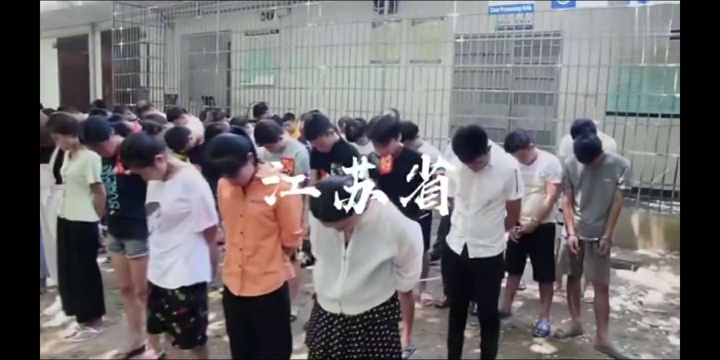 云剑行动收网中   套路贷也在范围内   所以基本没看到有人发小口子了




33 / 作者:黄老湿 / 