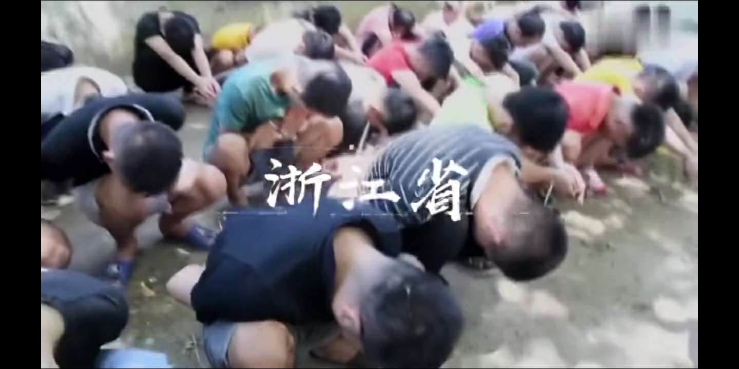 云剑行动收网中   套路贷也在范围内   所以基本没看到有人发小口子了




4 / 作者:黄老湿 / 