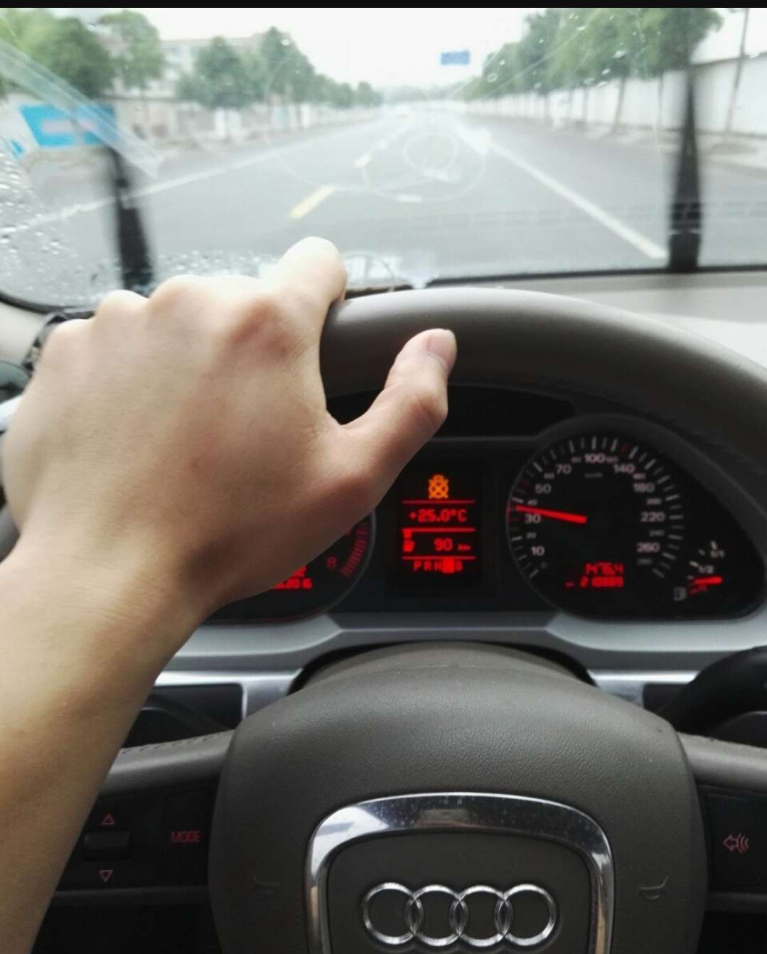 人生的路自己把握，想让自己过得潇洒就应该找对方向干下去！

77 / 作者:lisiwang12 / 