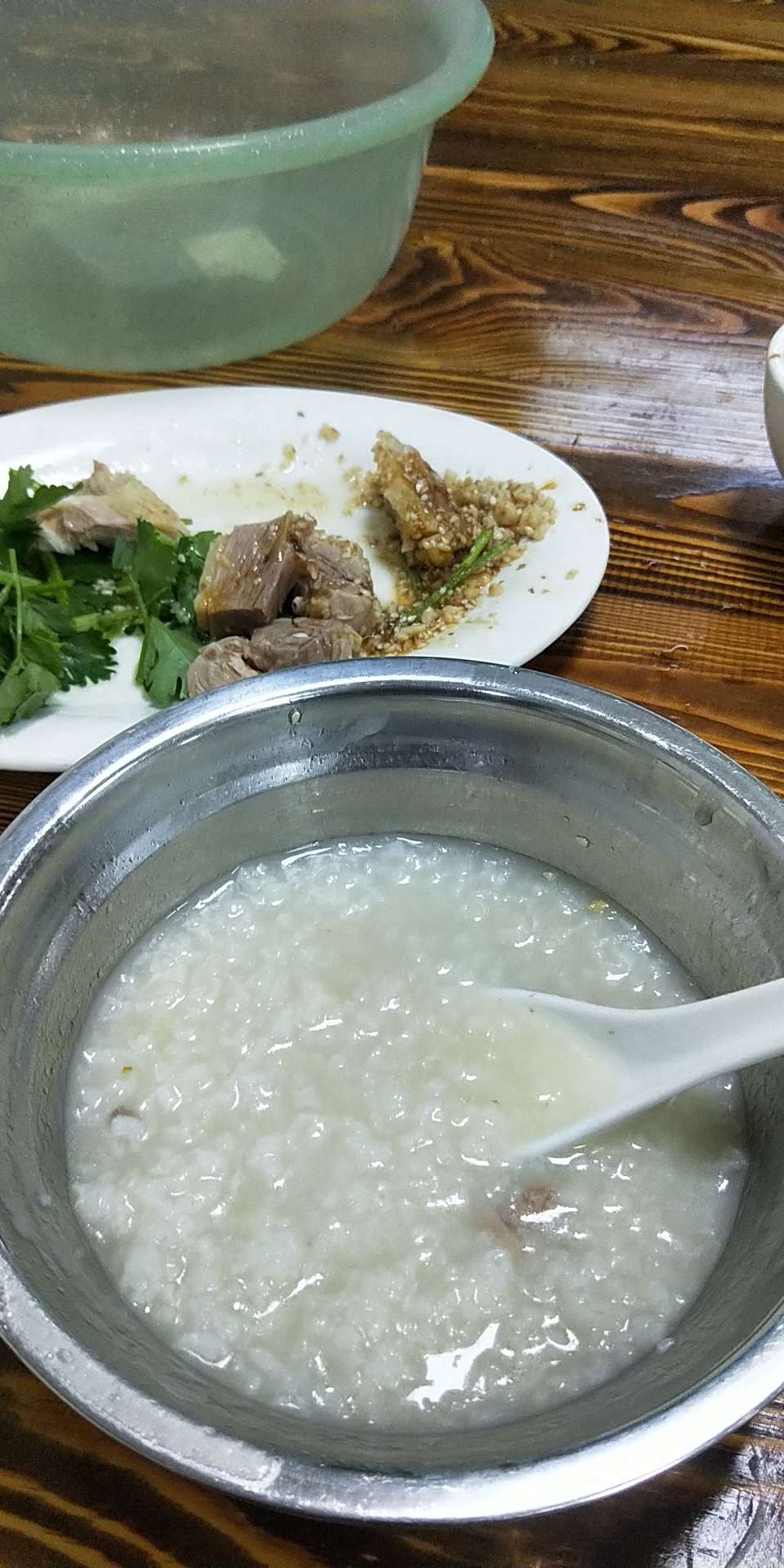 一个朋友他白户。下了分期乐和360借条。百度有钱花和安逸花，来分期，招联都不行。还94 / 作者:何思达 / 