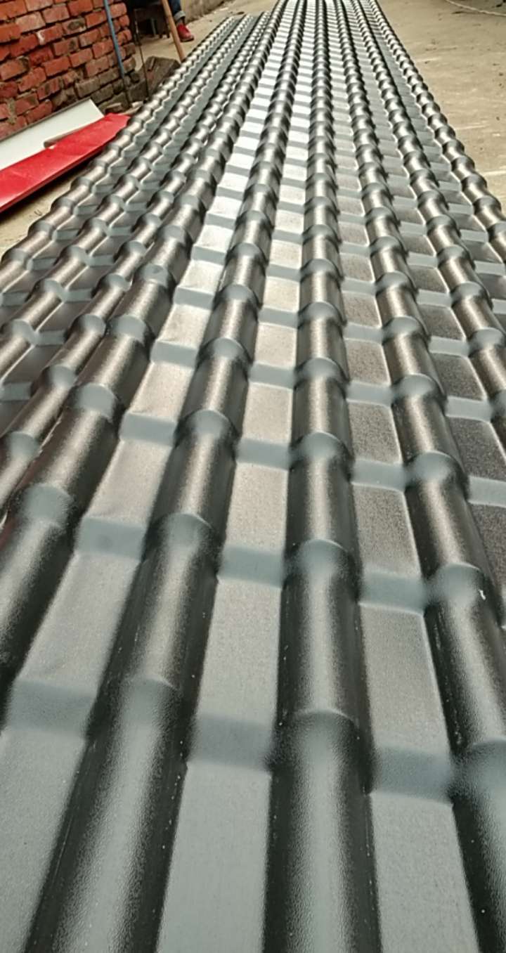 好累啊，一个就是半吨，每天装卸三十笼，一天十二个小时月休两天，全勤拿不到五千，年15 / 作者:君君停留 / 