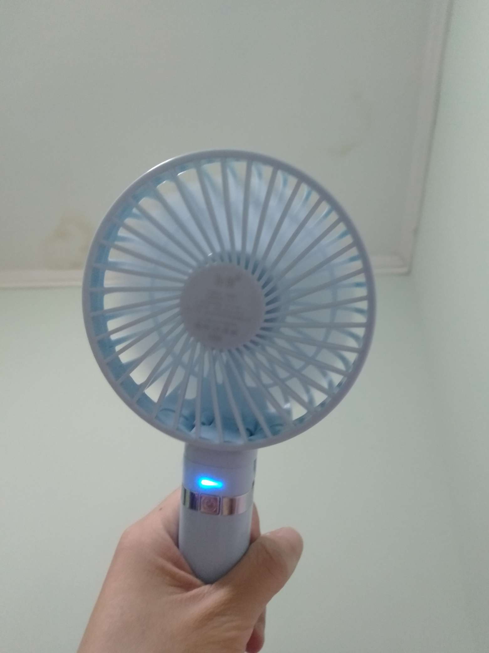 三年前，我还是个屌丝！后来有了卡农app.   从此以后撸网贷，开始给自己撸几个，后面21 / 作者:Hhhhhhhvavsc / 