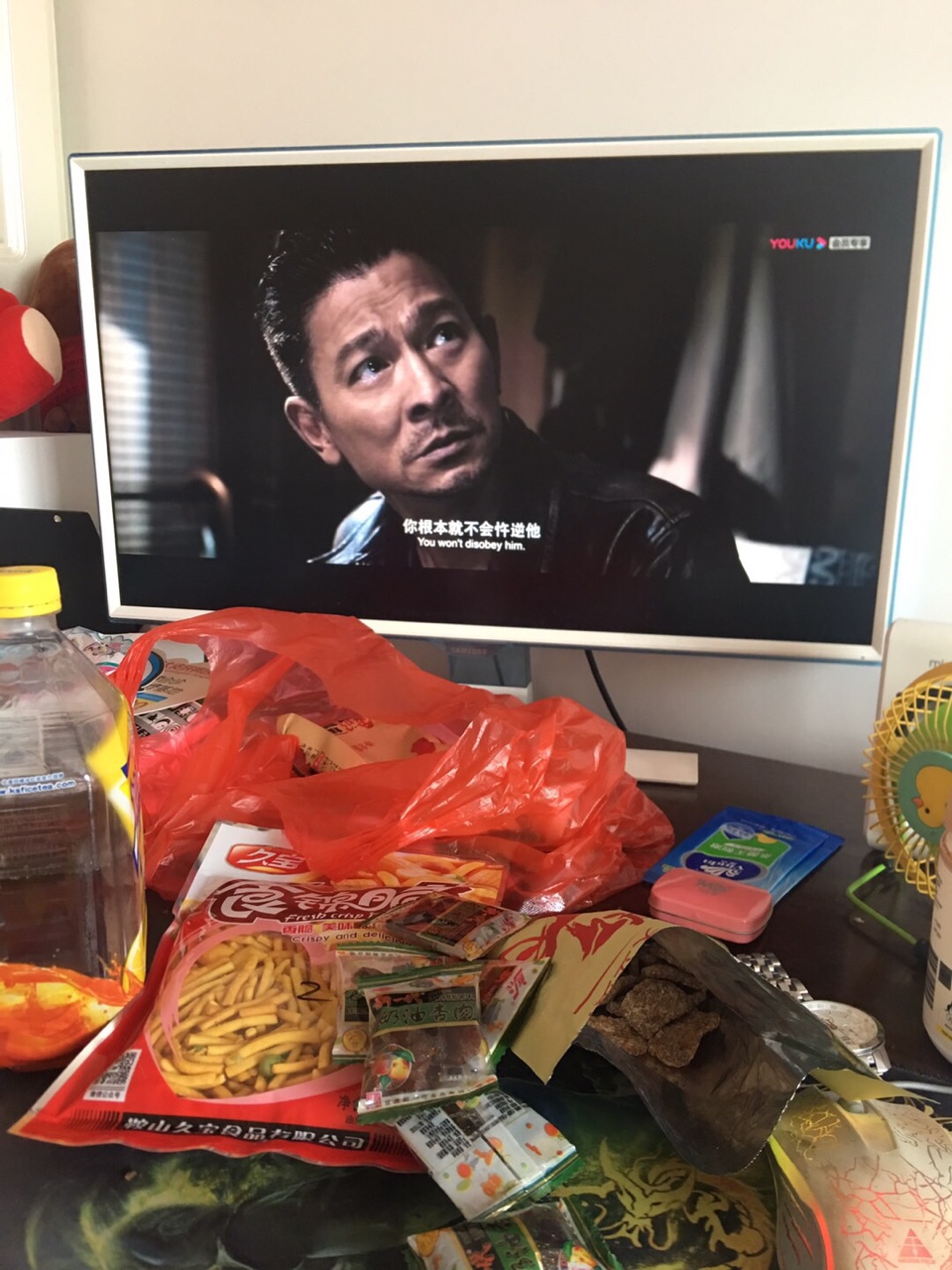 没有水看会电影吧、超帅偶像

50 / 作者:大红袜子 / 