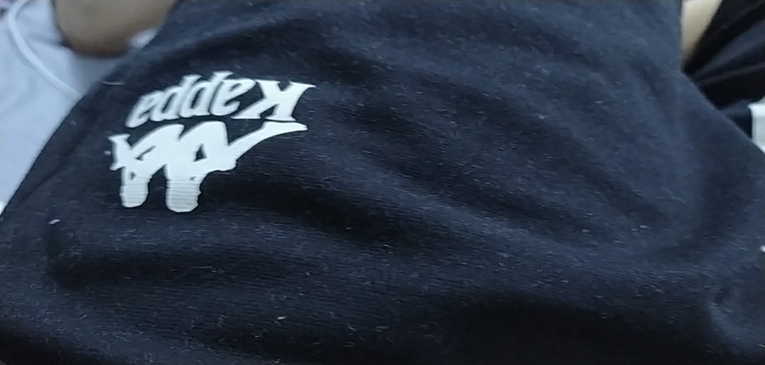 买点衣服，一件裤子一件衣服花了我1q大洋，没别的爱好就喜欢服装

79 / 作者:玉溪小男孩 / 