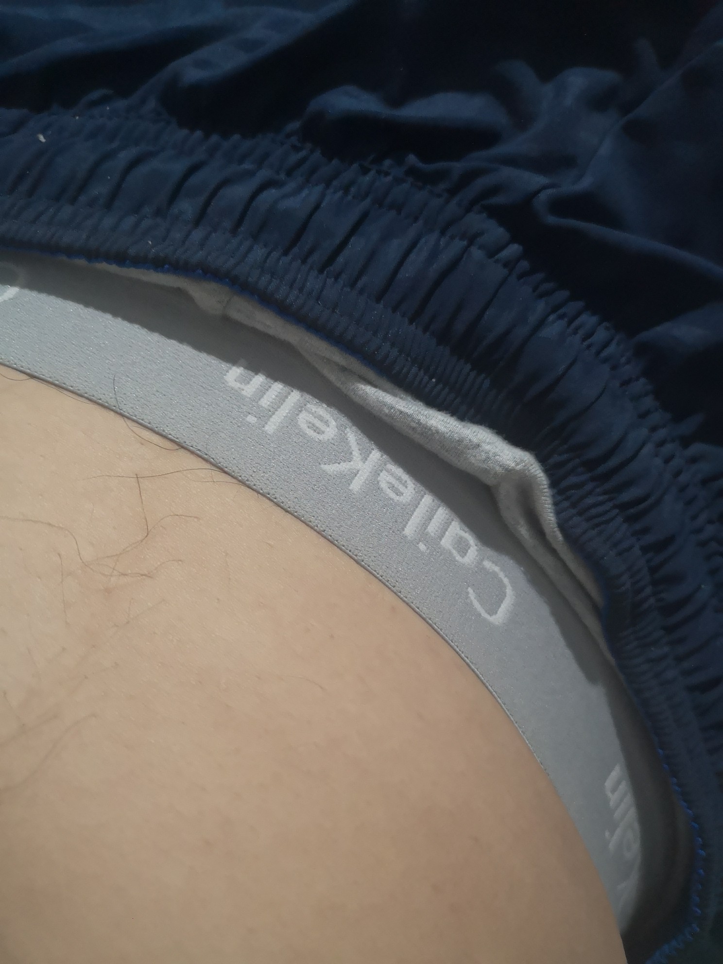 买点衣服，一件裤子一件衣服花了我1q大洋，没别的爱好就喜欢服装

43 / 作者:我咋这么黑 / 