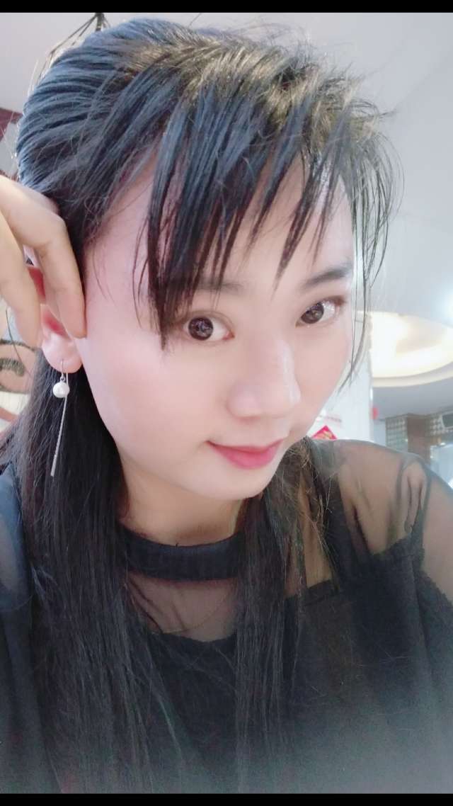你们就是眼红我，这个真的是我老婆，


9 / 作者:红尘。 / 