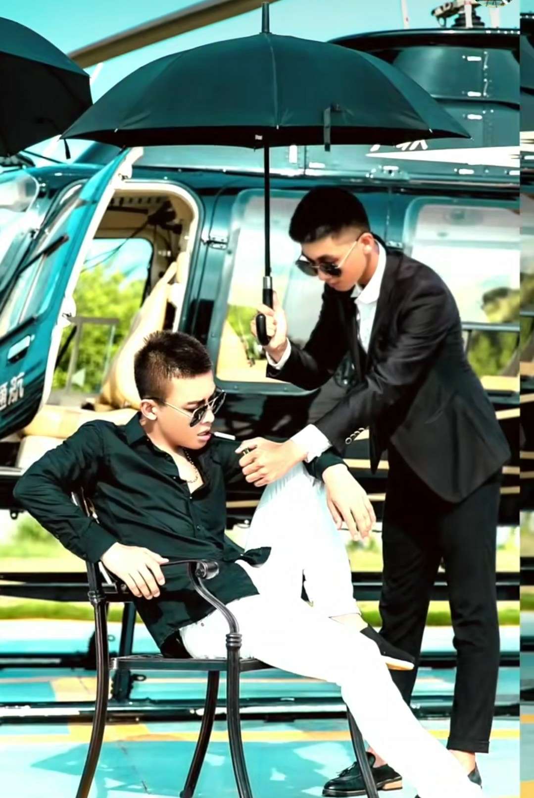 如果你不满意你的现状、
要么改变、要么就闭嘴、
那些忙于批评别人的人、
其实、都忘8 / 作者:高炮手 / 