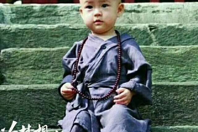 以前给别人撸口子，感觉坑人就和朋友投资。结果朋友把自己坑了，现在自己欠30个，朋友77 / 作者:杨亚鹏 / 