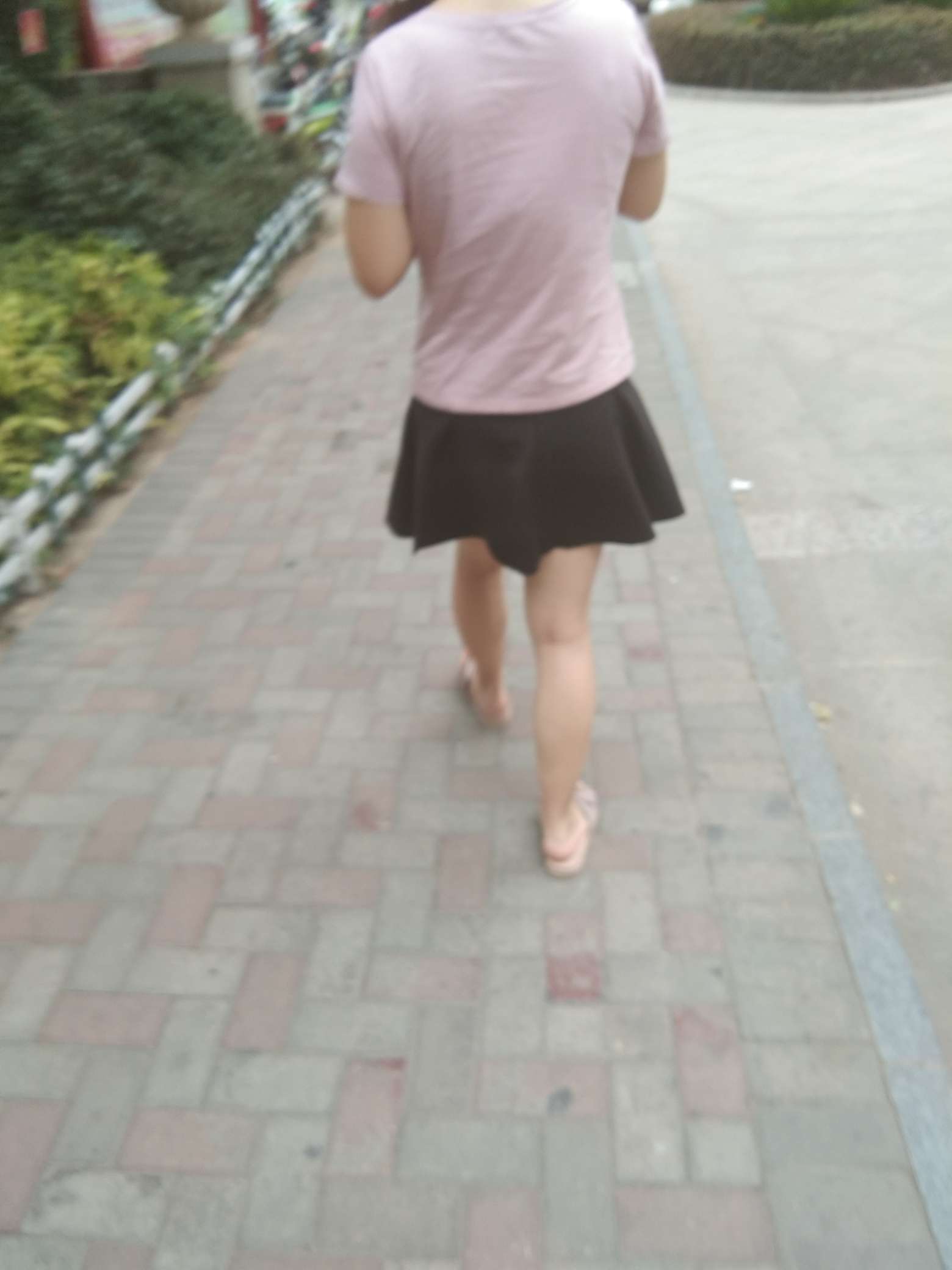 刚起来，准备吃饭，看到了这，我该怎么办，我想……


46 / 作者:霸主丶 / 