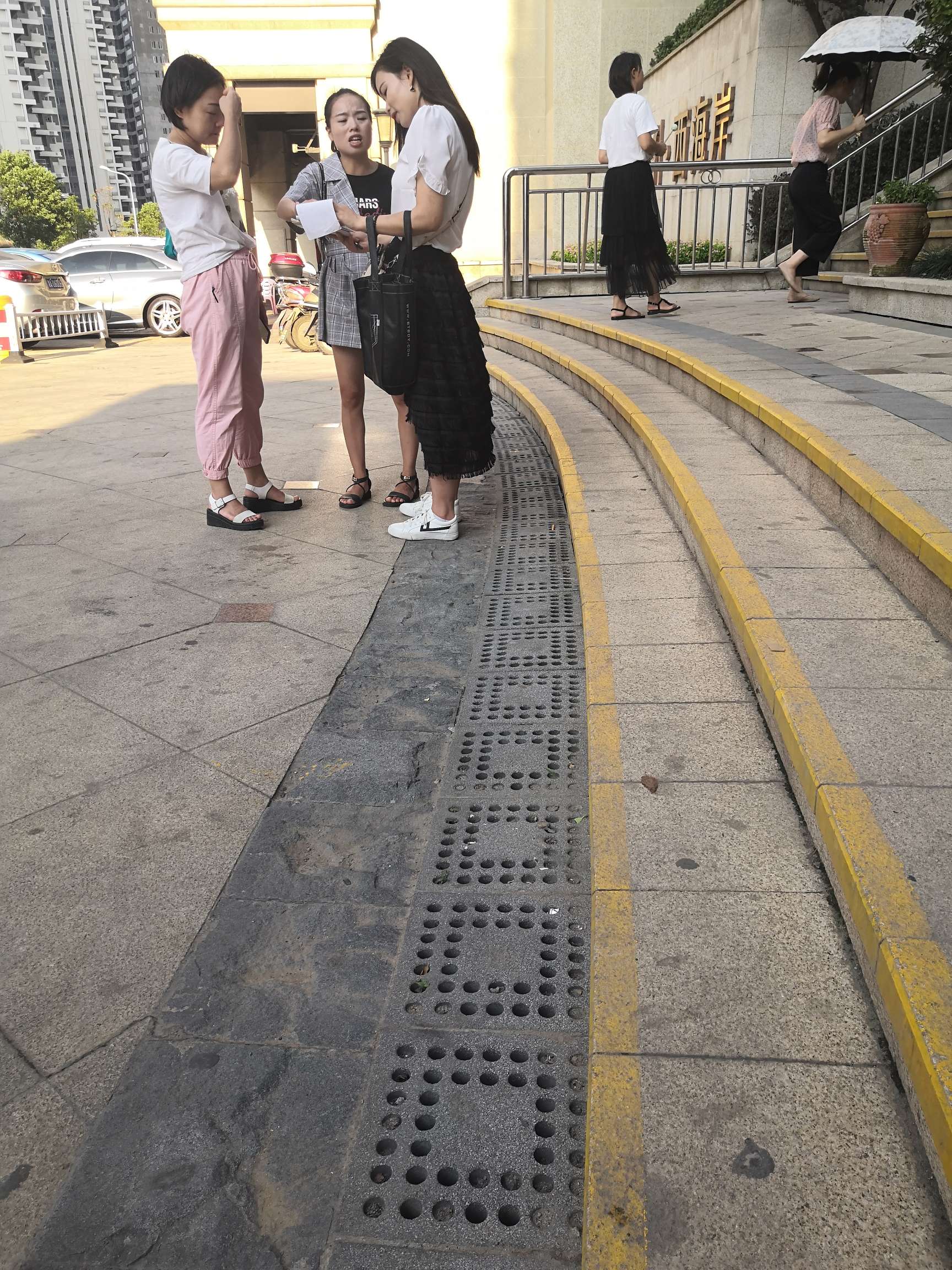 口子撸不下跟一群少妇发卡片，搞点生活费


47 / 作者:哼哼哈嘿哄 / 