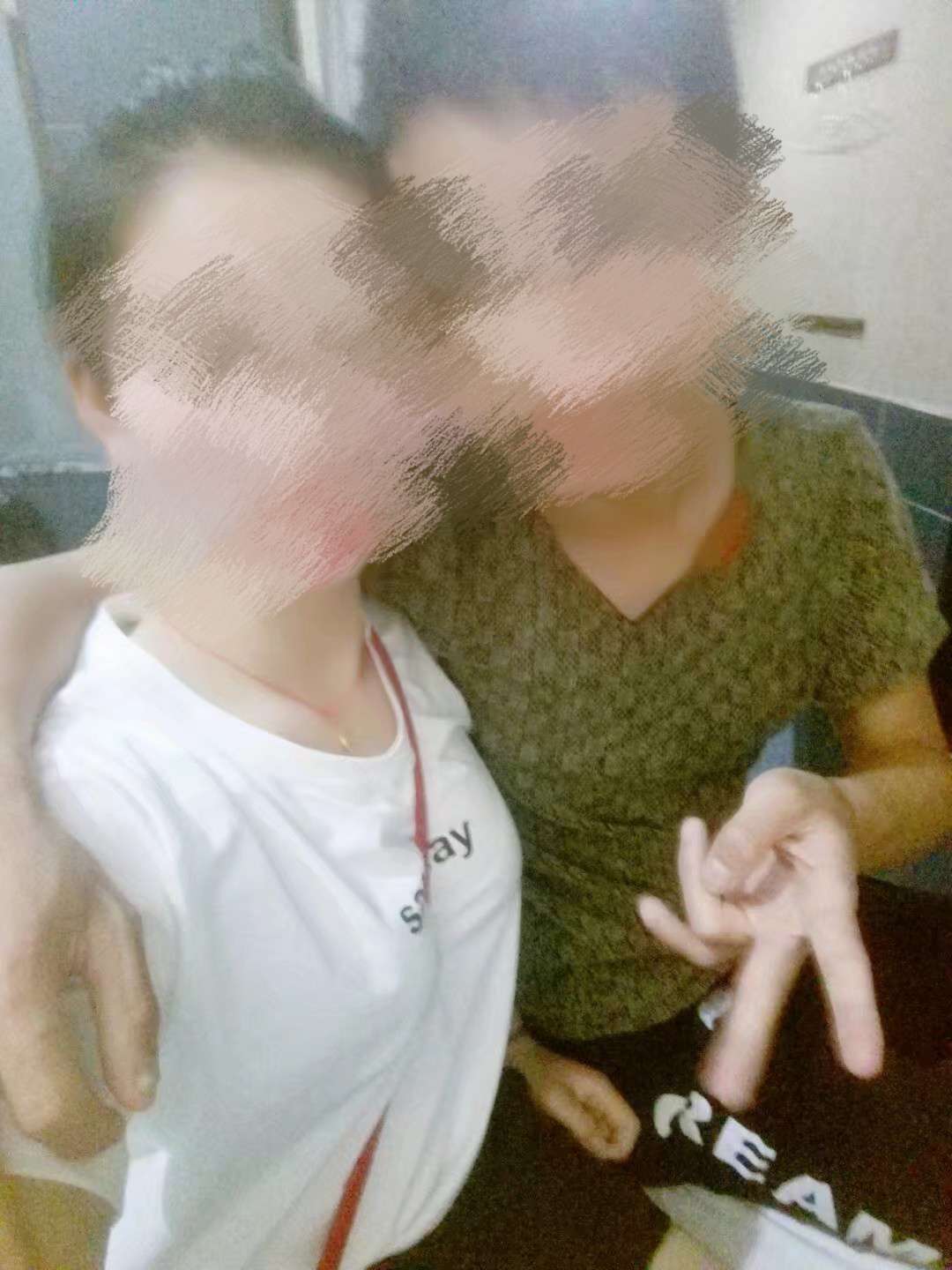 帐还清了，工地也结束了，趁着下个工地没开工，带着老婆玩几天，毕竟她跟我说几次了。36 / 作者:ajxhxxn / 