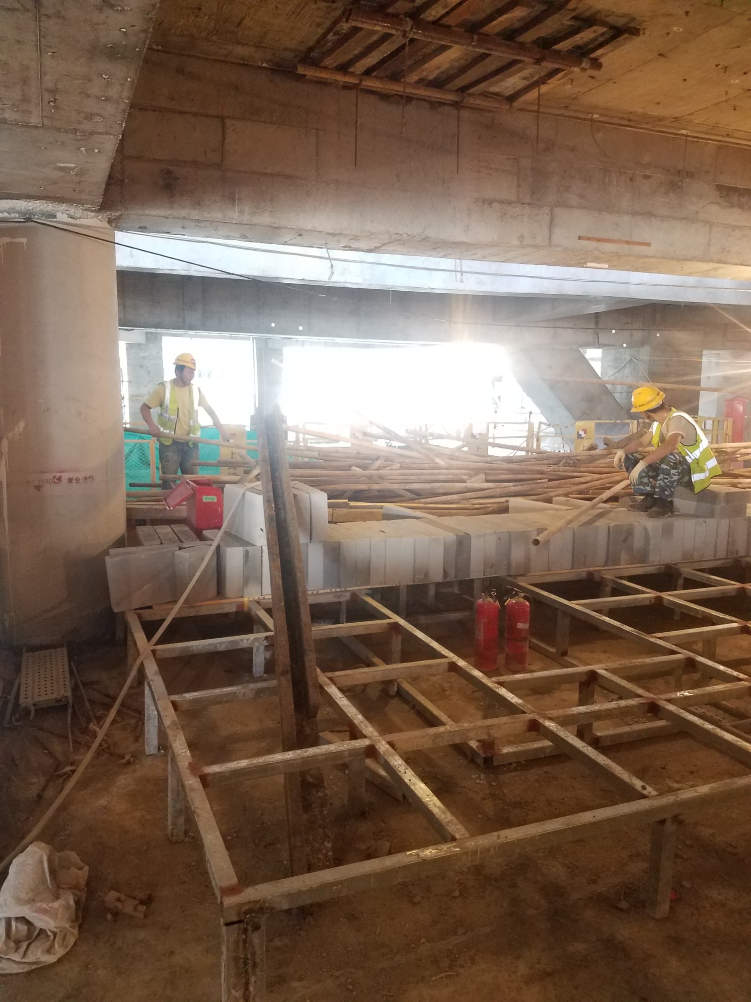 那些成天撸口子团饭的，建议去工地吧比跑美团多天天有活就是脏点(内心不脏），砌墙粉97 / 作者:微⭐33956233 / 