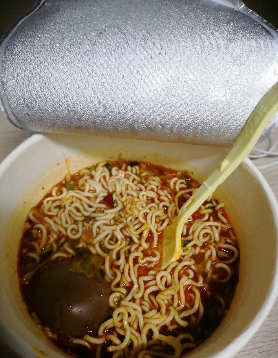 一天两桶泡面，俩鸡蛋，只能这样维持生活了，火腿肠都吃不起，好想回家，一个人在外真94 / 作者:13675689696 / 