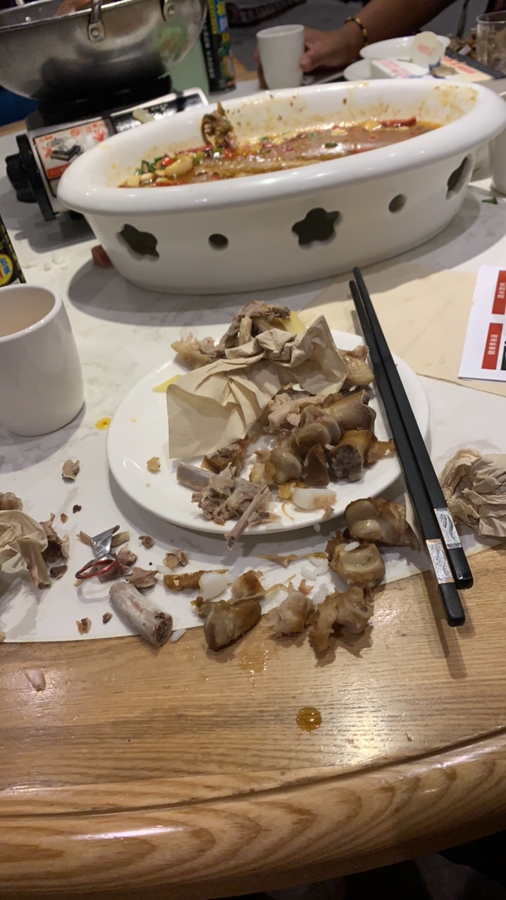 唉，前几天刚发的帖子说过节回不去了。
今天老头老娘开车杀过来陪过节。真是悔不该当40 / 作者:水下世界精彩 / 