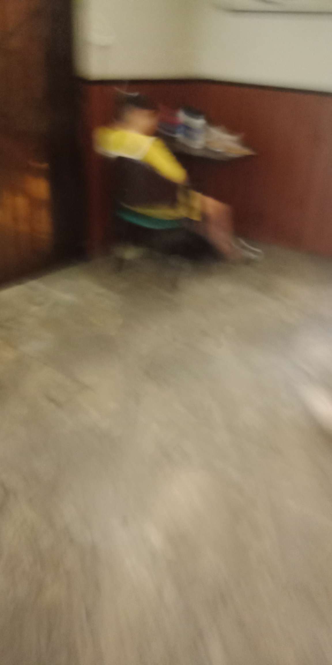 各位老哥们在网吧里面看见一妹子   ，没上机在网吧里面呆2天了，要不要去救援下
46 / 作者:zx89172925 / 