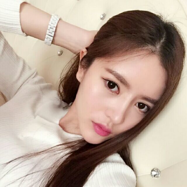 我飘了，我也要打赏，挑一位肤白貌美大长腿，老姐，打赏100人民币，此贴海选，要的发83 / 作者:文迪c / 