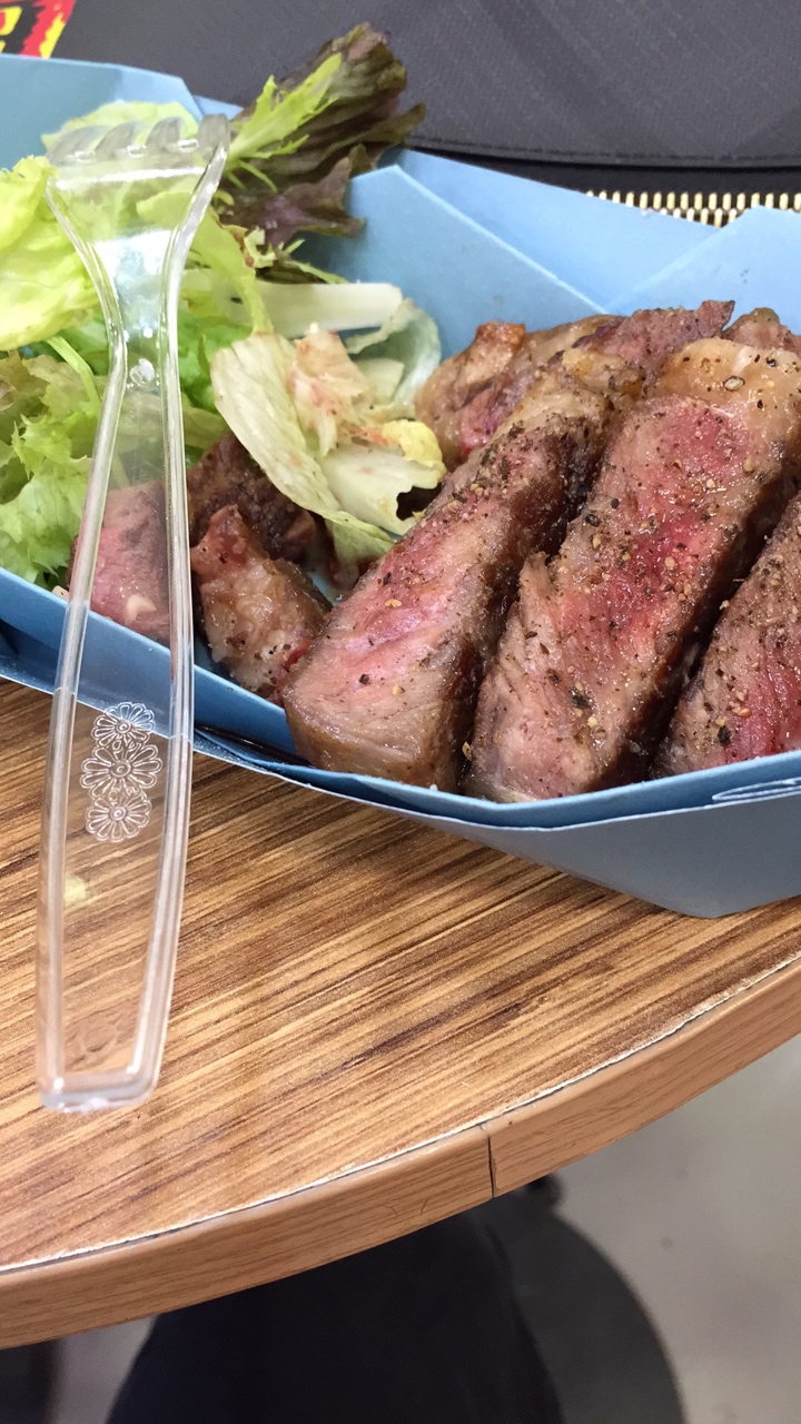 好饿
33 / 作者:雷朋 / 