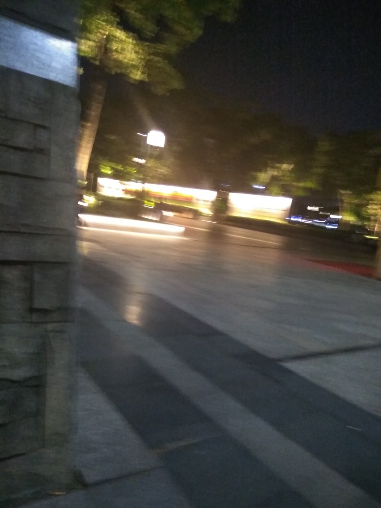 卡农的老哥，真有睡公园的？
7 / 作者:柳岩的球迷 / 