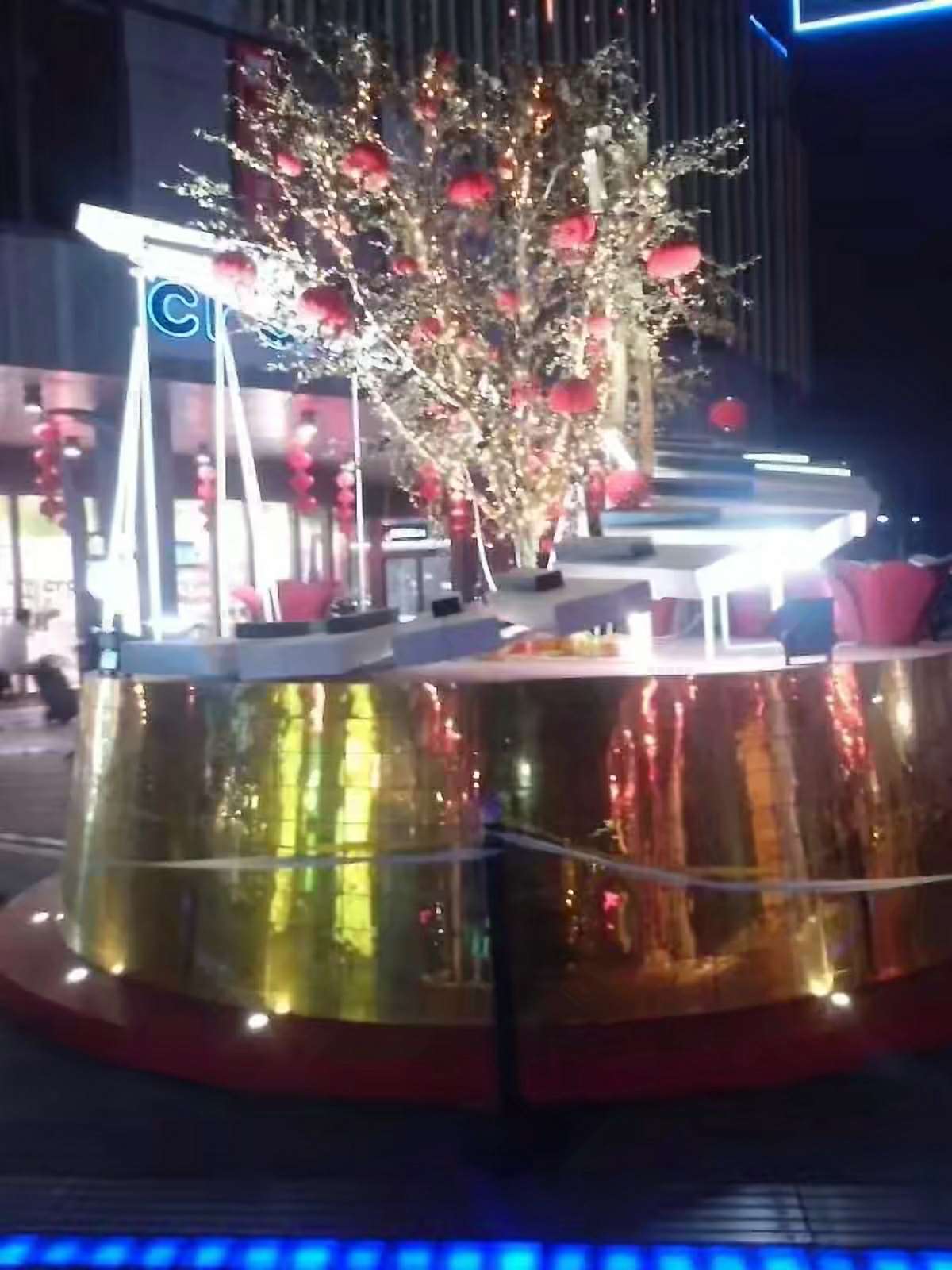 手机号码已经卖了，卖了500，唉，不知道以后谁会买到我的号码了，不知道要接到多少催93 / 作者:回本路太长 / 