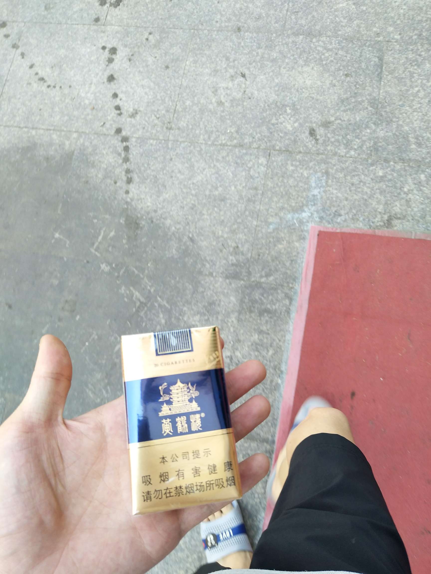 满血复活，上网去咯


51 / 作者:刺猬先生 / 