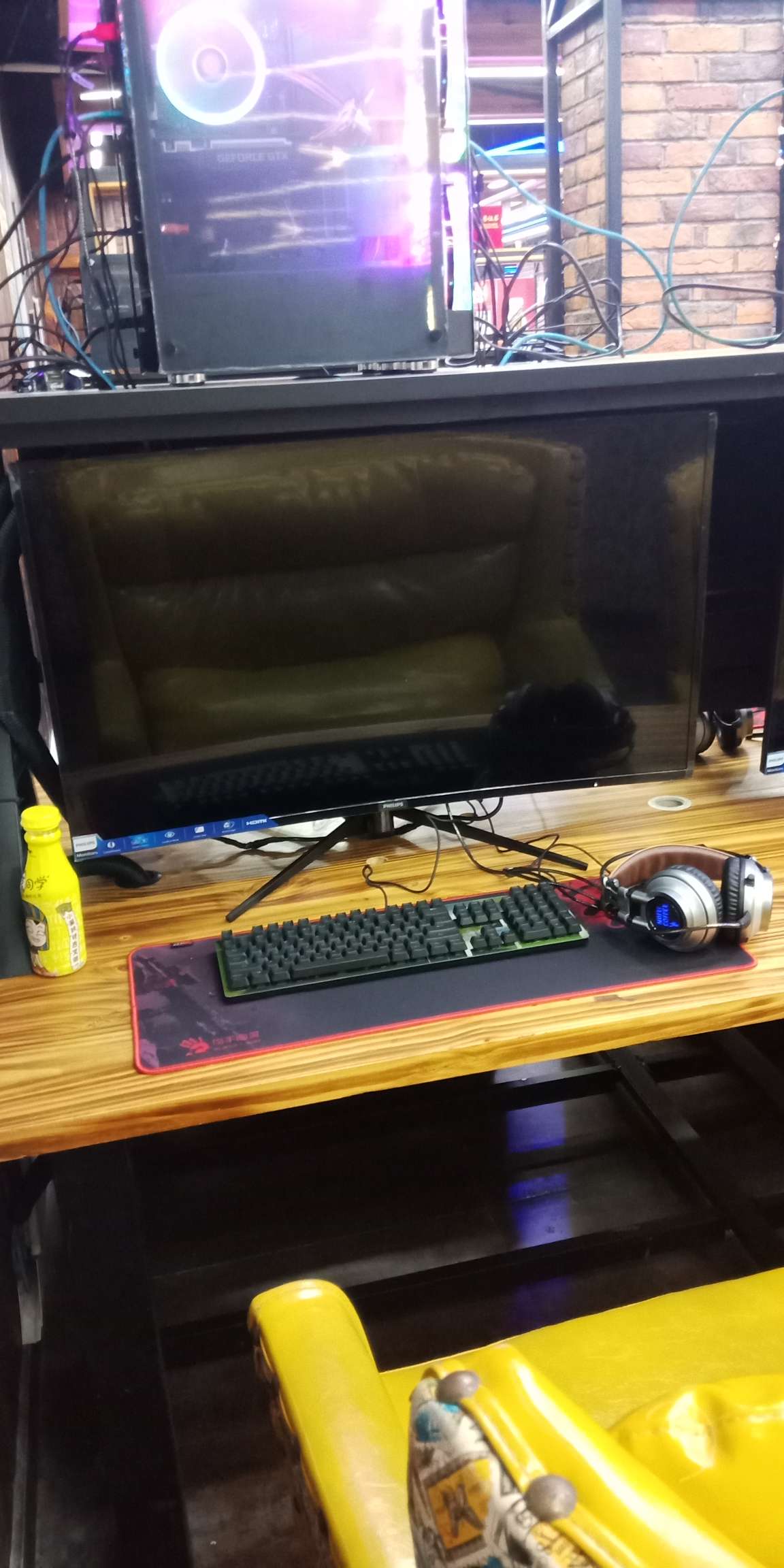 运气真好  遇见一个免费网咖


25 / 作者:zx89172925 / 