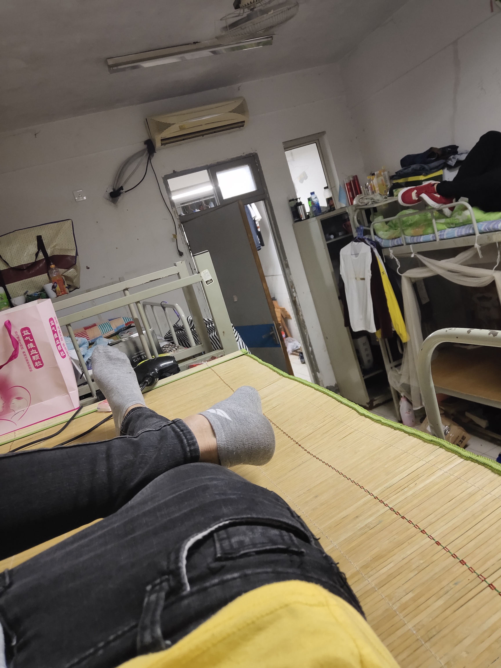 17岁跟了我 在一起五年 定过婚  虽然分开了 但是她真的是个好女孩 是我不配 她10号生17 / 作者:7913 / 