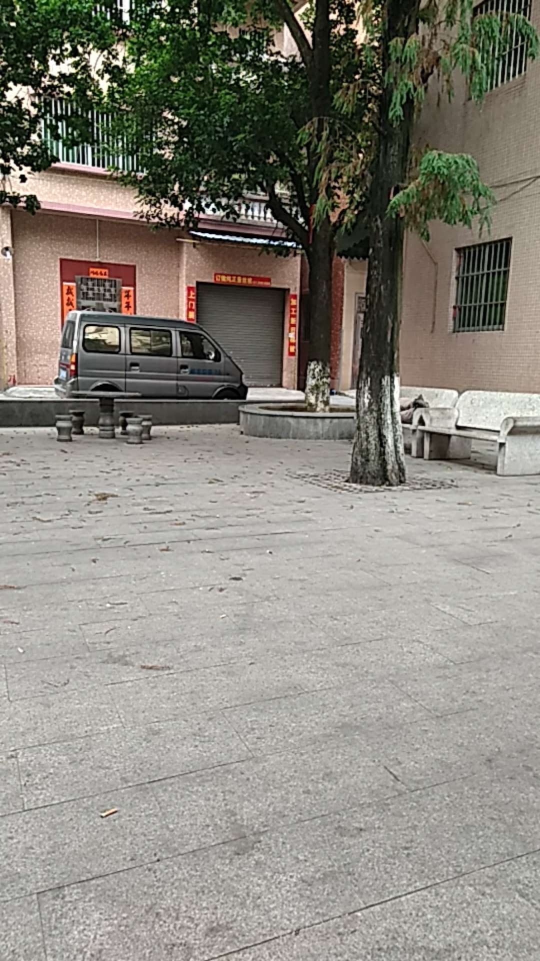 一大早 凉凉

79 / 作者:陽光總在風雨後 / 