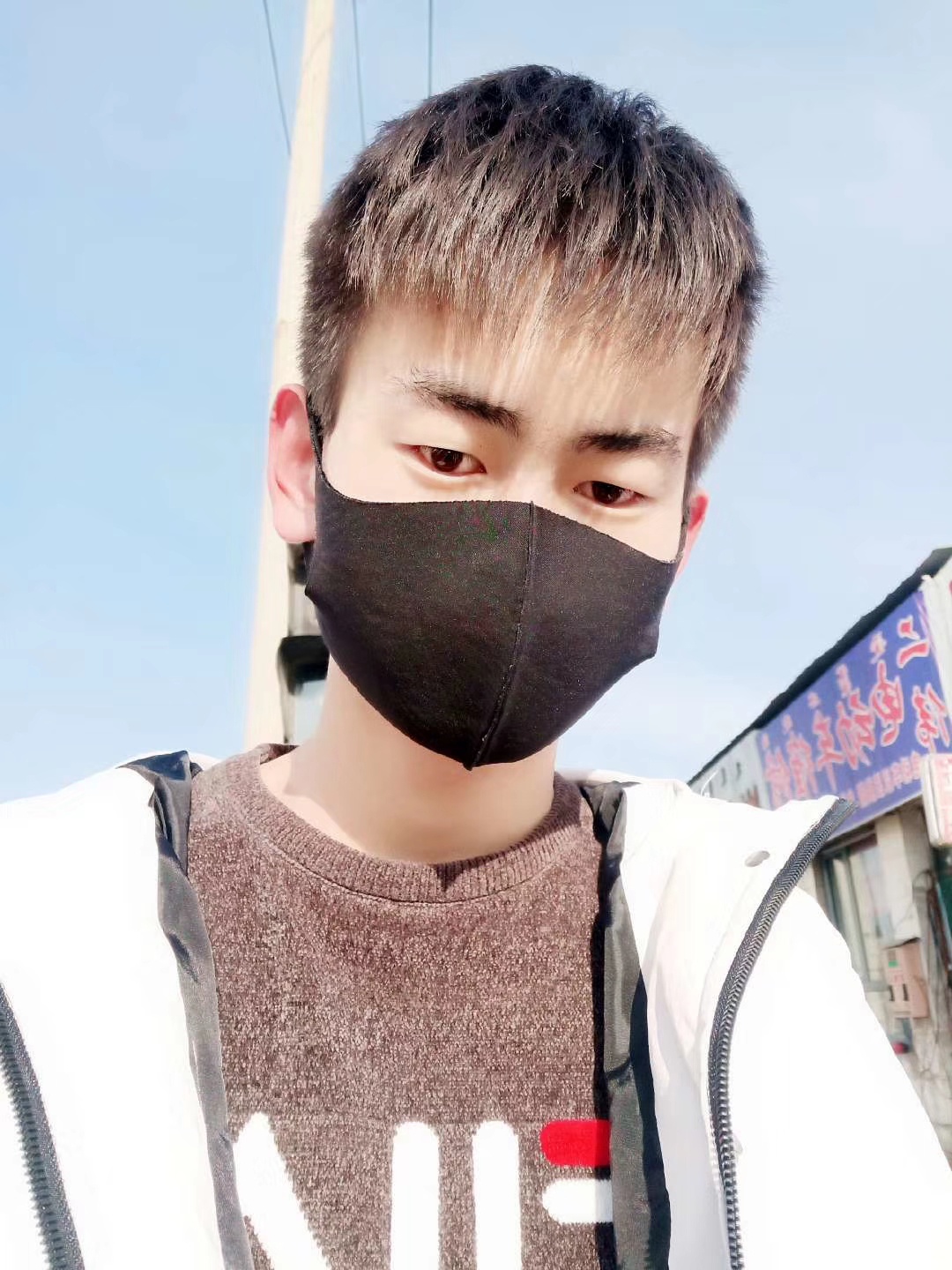 老哥，姐姐们，我今年18周岁，撸了无数网贷最终没有弄下来，信用卡也申请过很多次都拒68 / 作者:旧事酒浓~ / 