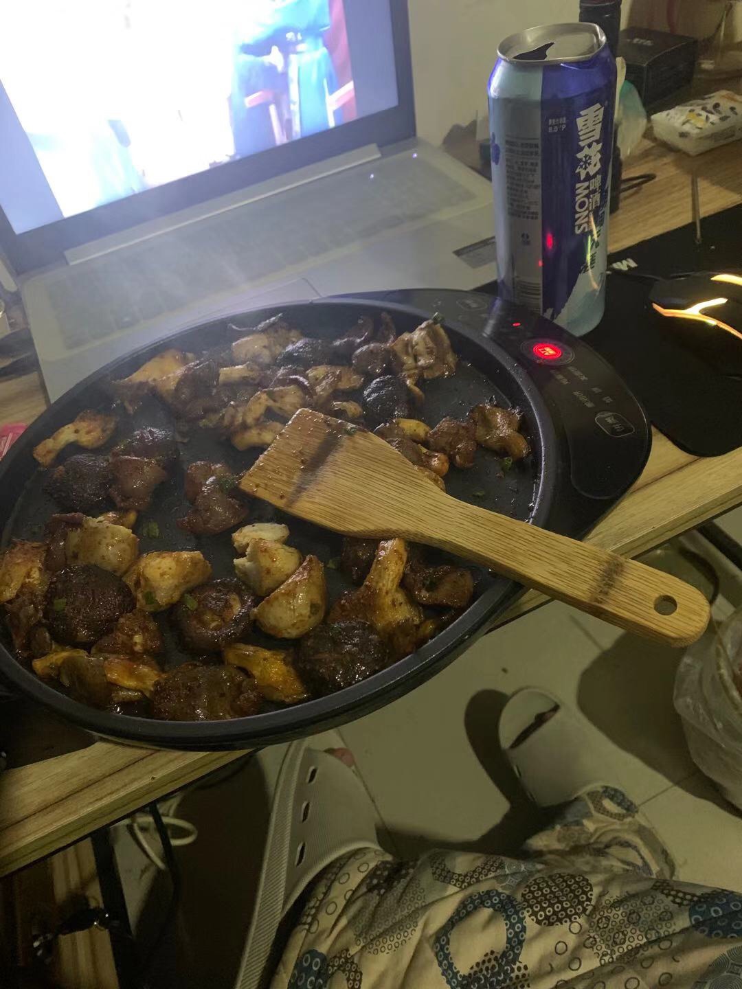 睡不着，喝点小酒

57 / 作者:爱钓鱼的小鲁班 / 